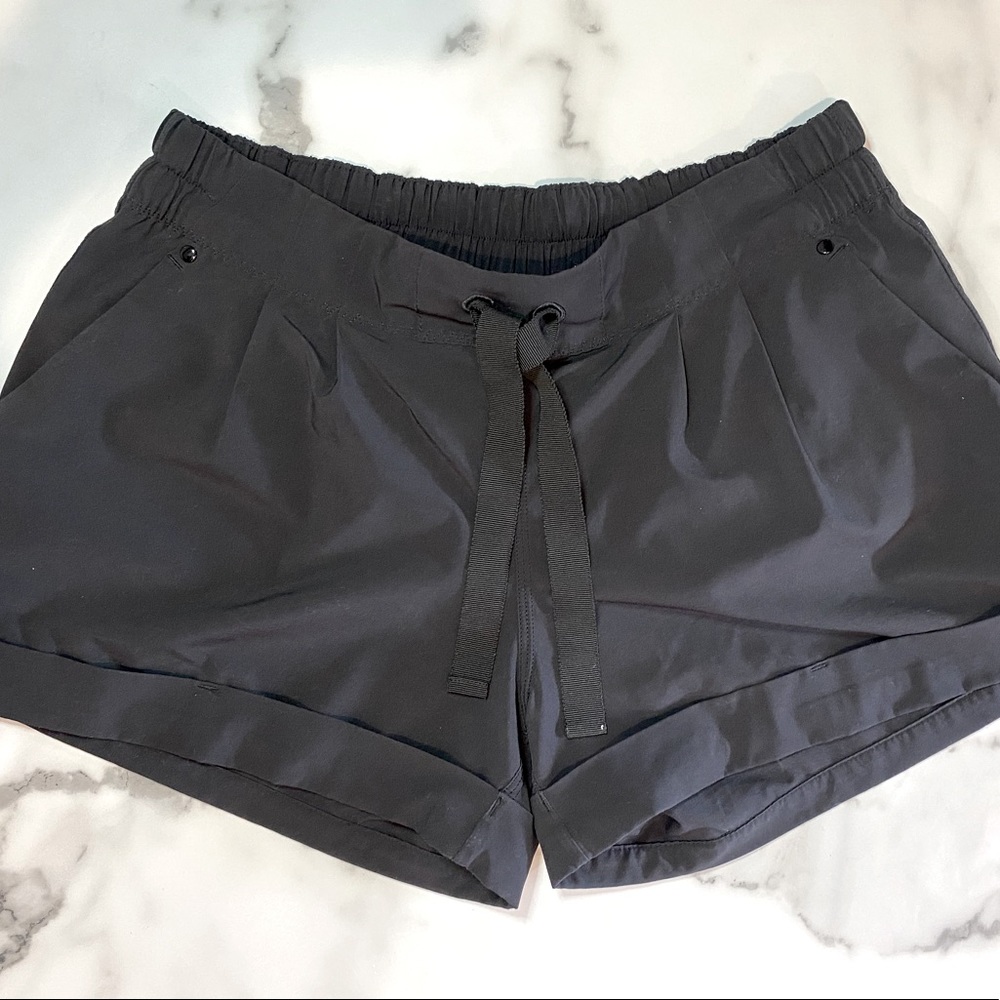 Lululemon Spring Break Away Shorts (M) Black